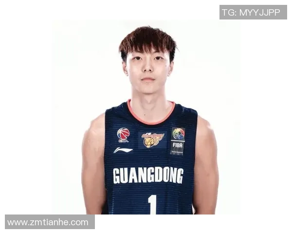 胡明轩:从年轻球员到篮球明星的成长之路与未来展望